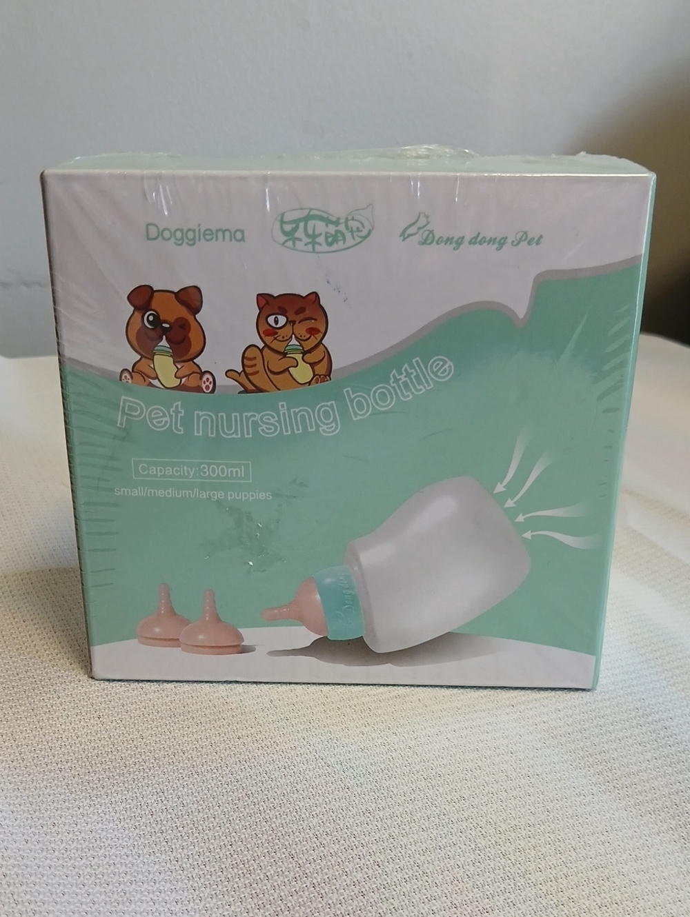 Pet Nursing Bottle for Puppies - Mint & White